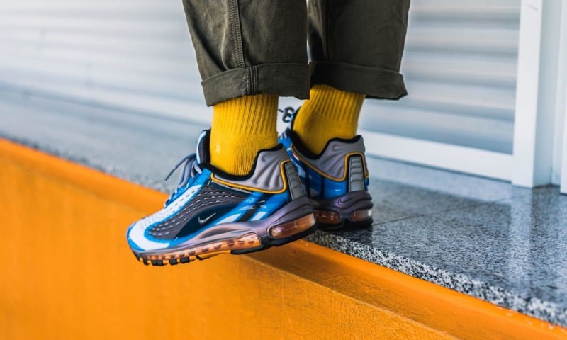 Air max deluxe shop se on feet